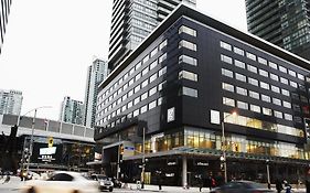 Le Germain Hotel Maple Leaf Square